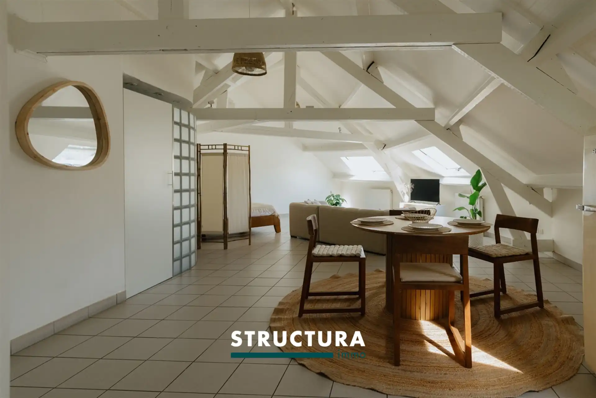 Bemeubelde loft op centrale ligging foto 3