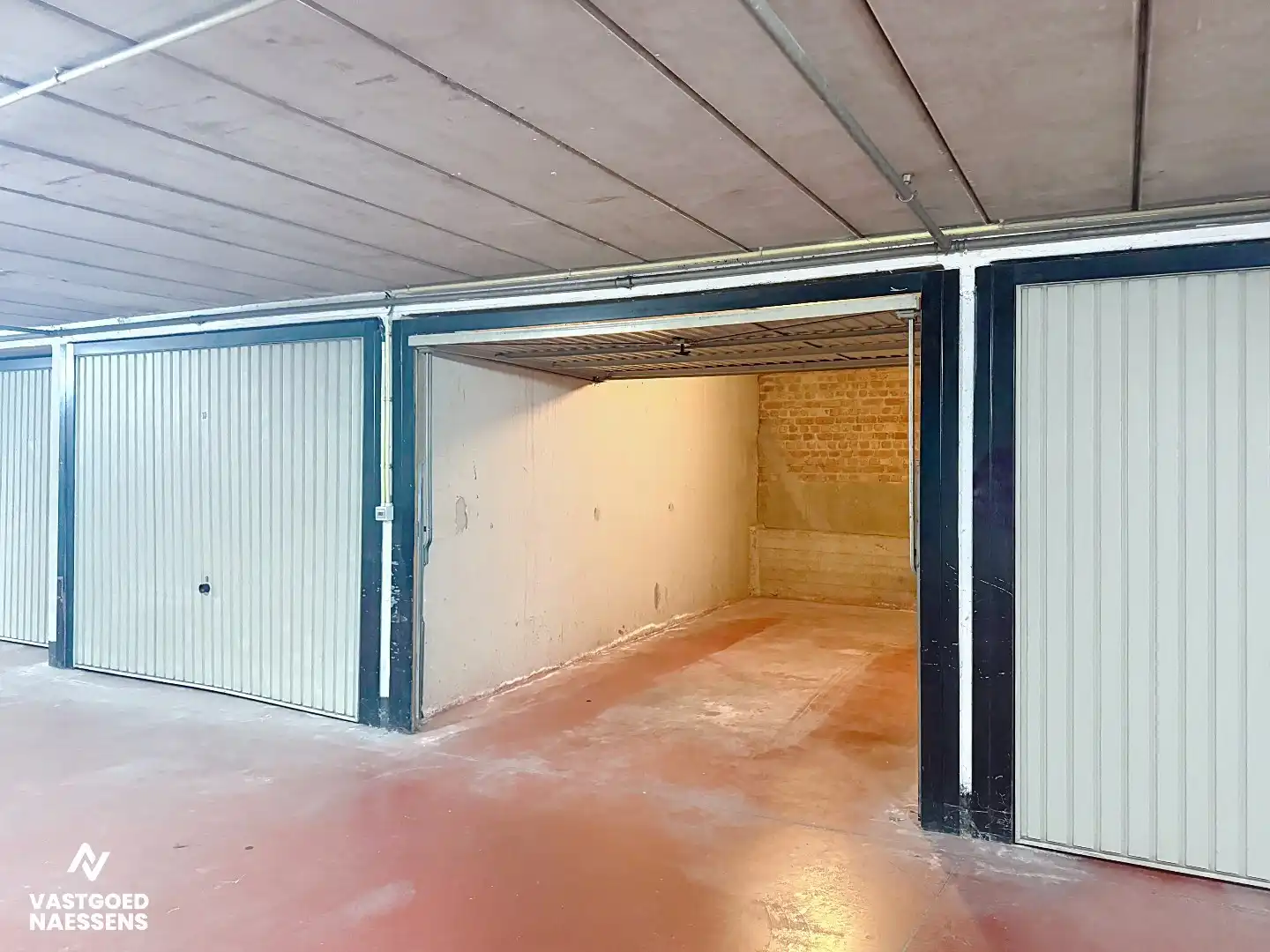 GARAGEBOX VLAKBIJ ZEEDIJK  foto 3
