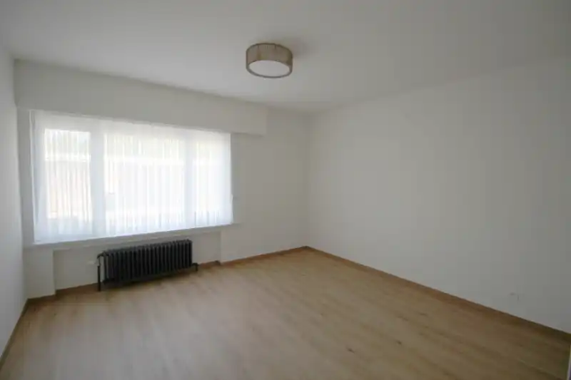 2-slaapkamer appartement met garage foto 9