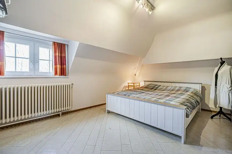 Karaktervolle, statige villawoning met 3 à 4 slpks en royale tuin foto 33