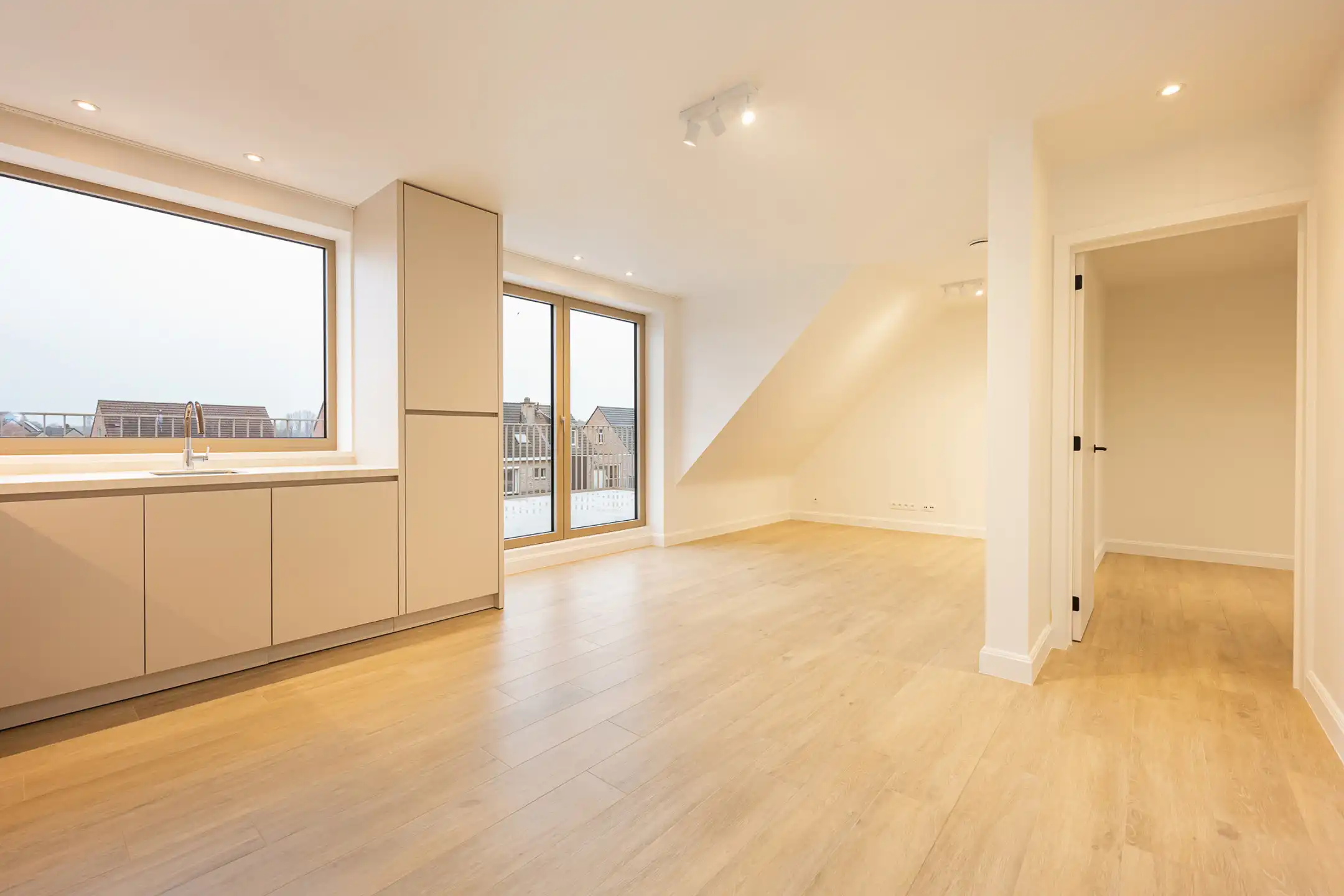 Nieuwbouw penthouse met 1 slaapkamer en groot terras foto 4