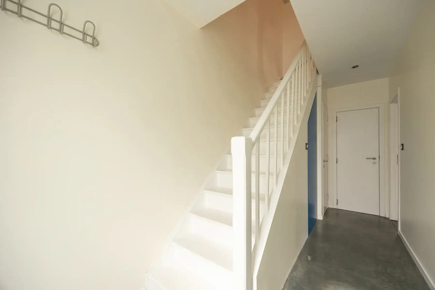 Instapklare woning met drie slaapkamers en moderne afwerking foto 3