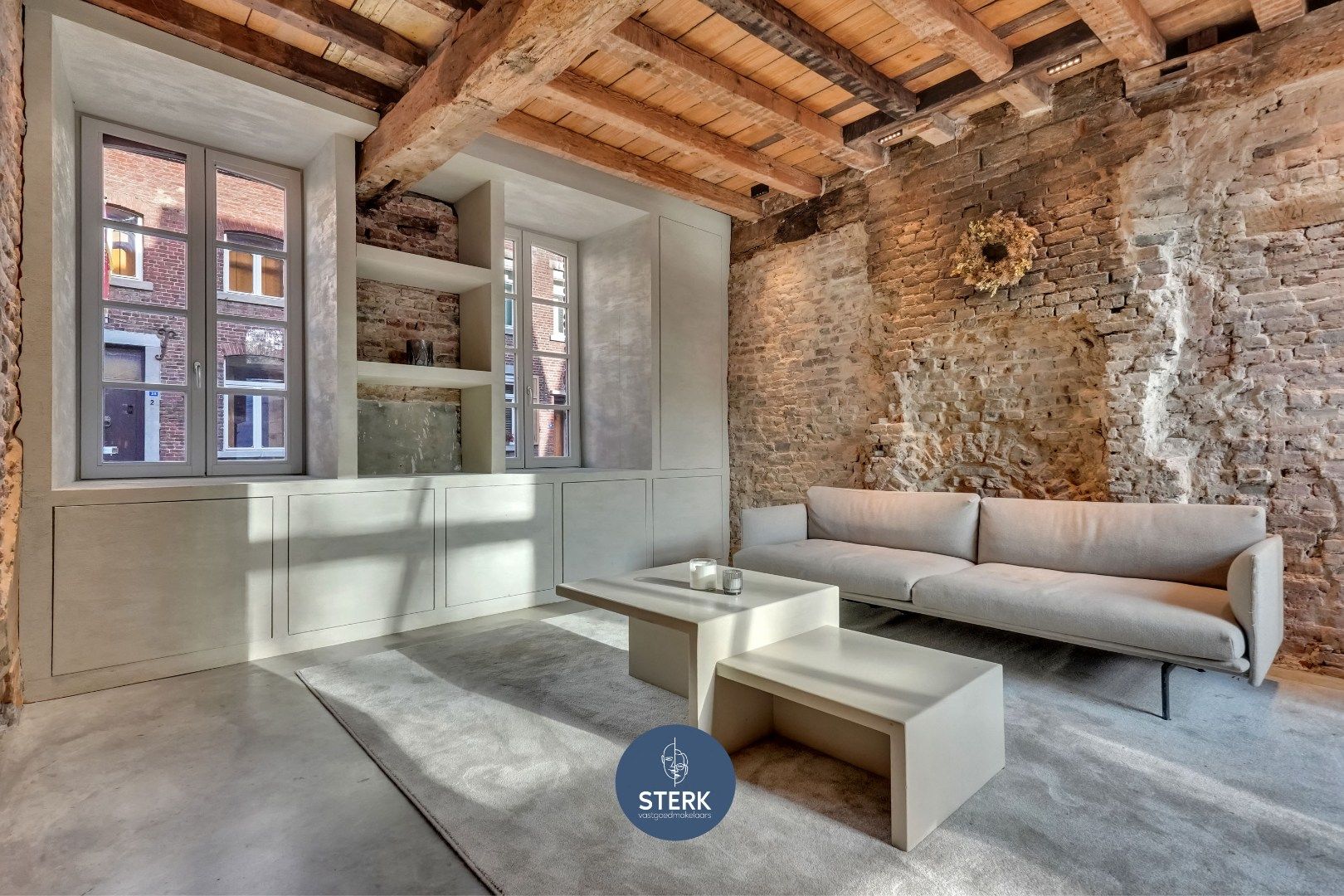 AUTHENTIEKE WONING MET 2 SLPKS IN HET HISTORISCH CENTRUM VAN OUD-REKEM ! foto 2