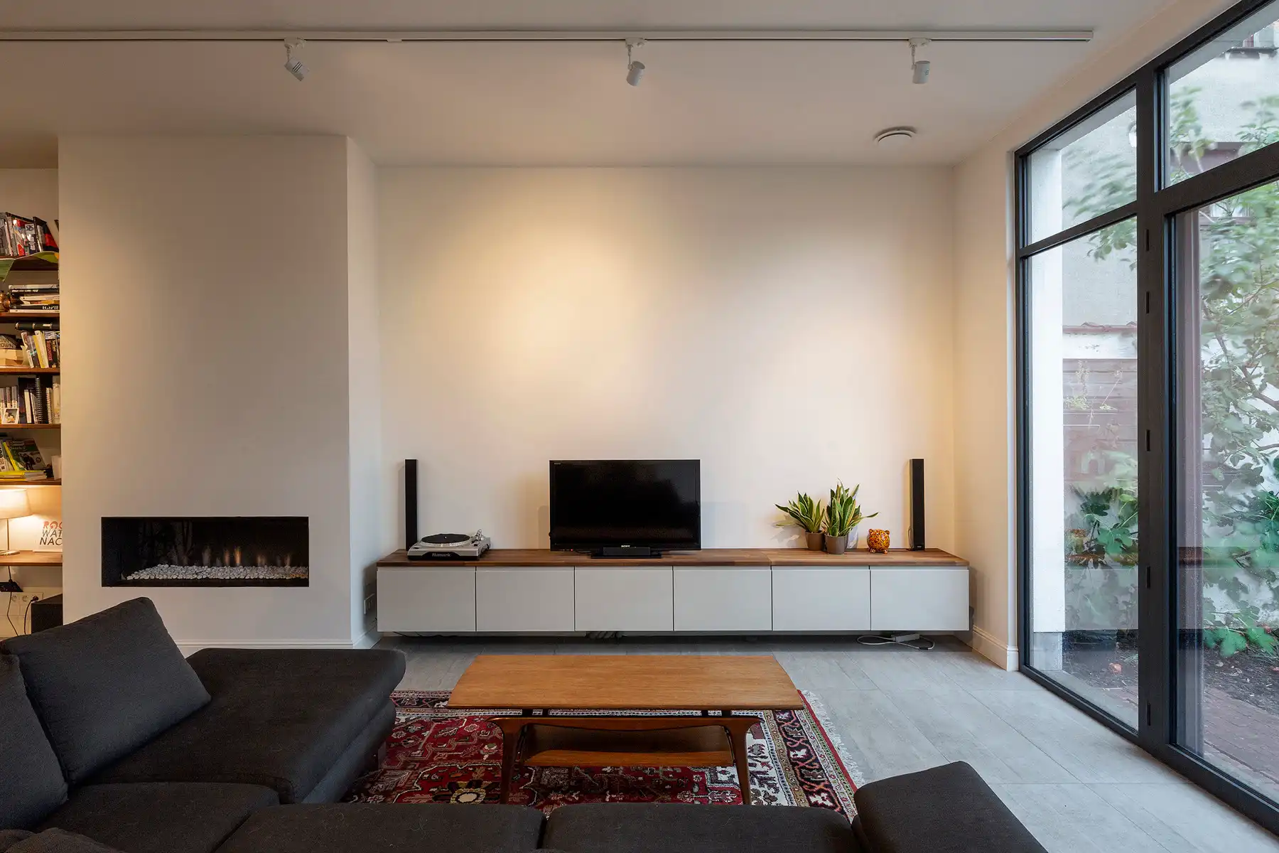 Karaktervolle herenwoning met tuin, koetshuis en veel ruimte foto 2