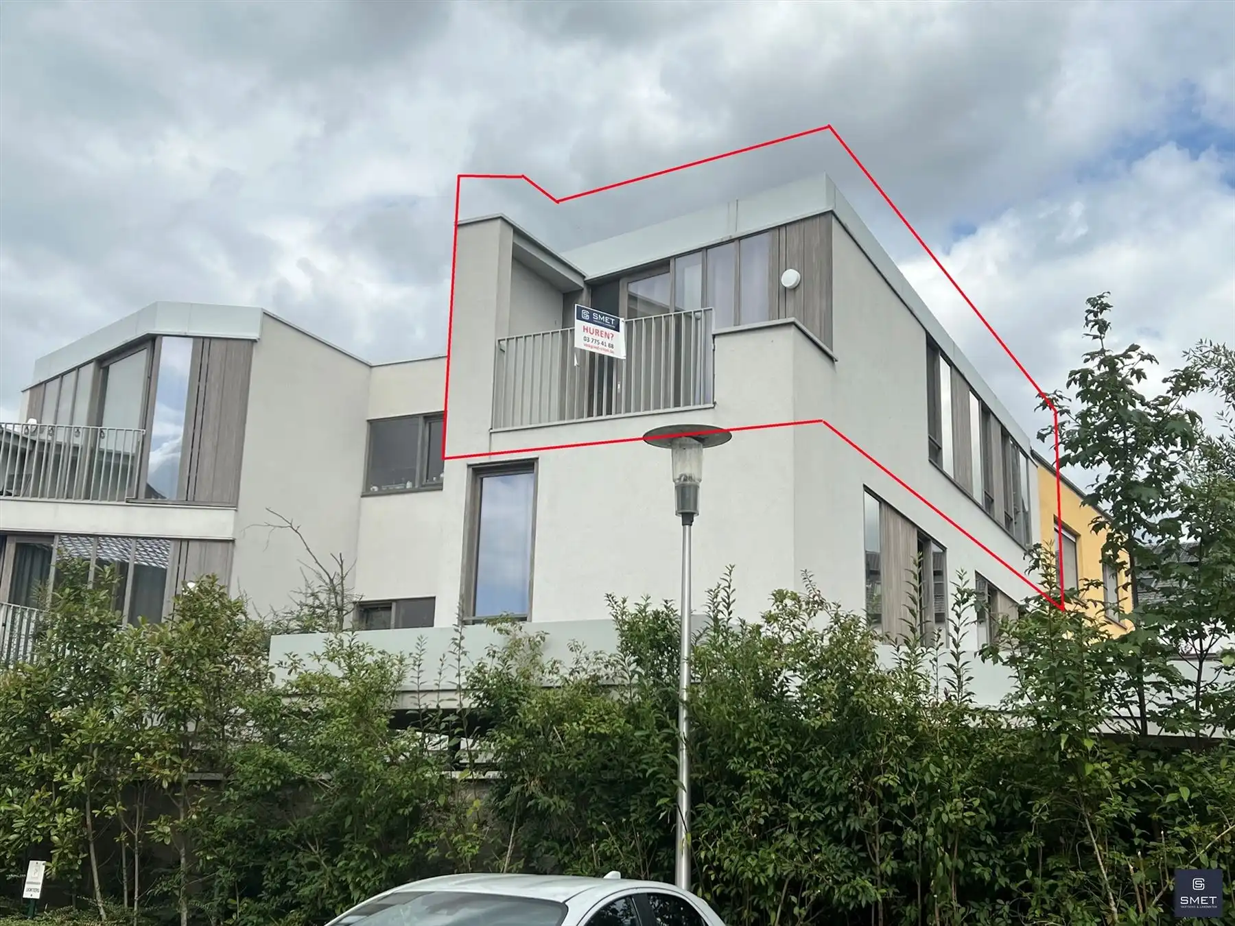 appartement met 1 slpk, terras en autostaanplaats foto {{pictureIndex}}