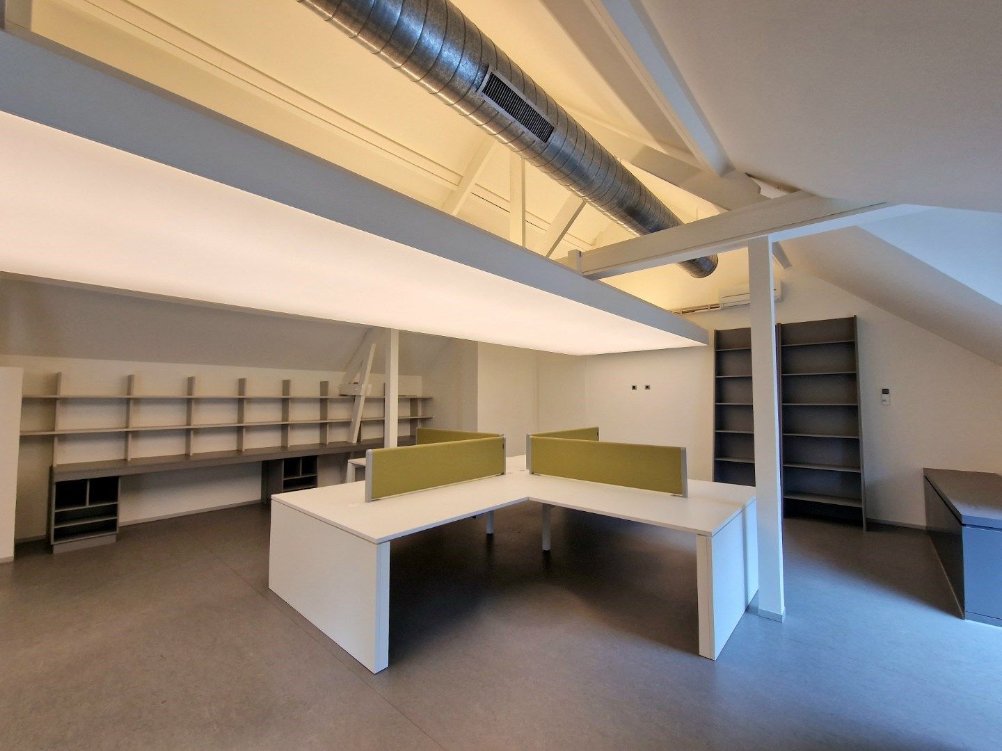 Uniek karaktervol eigendom te centrum Ieper foto 22