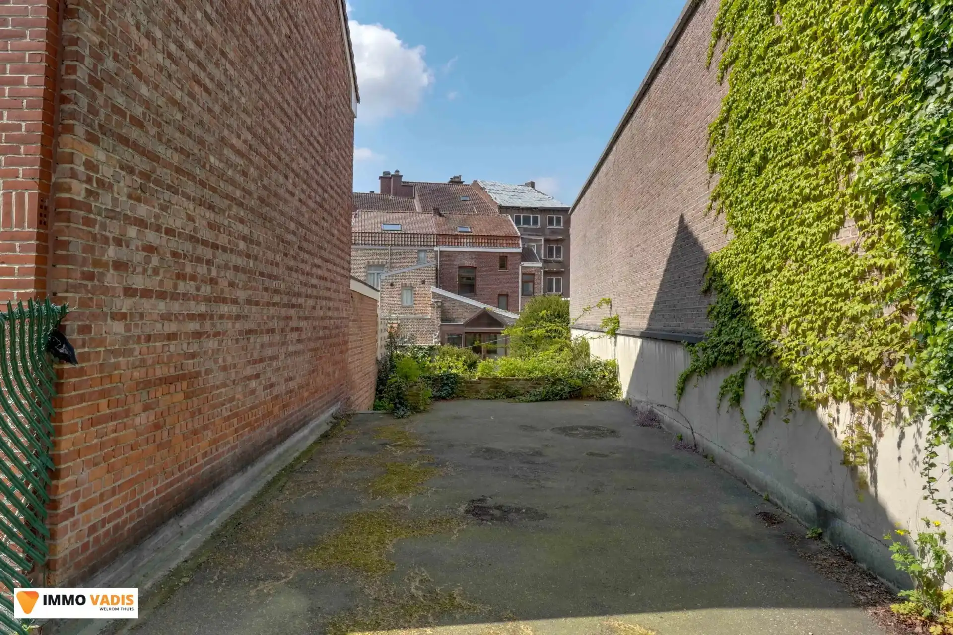 Authentiek herenhuis met karakter, klaar voor een stijlvolle renovatie. foto 19