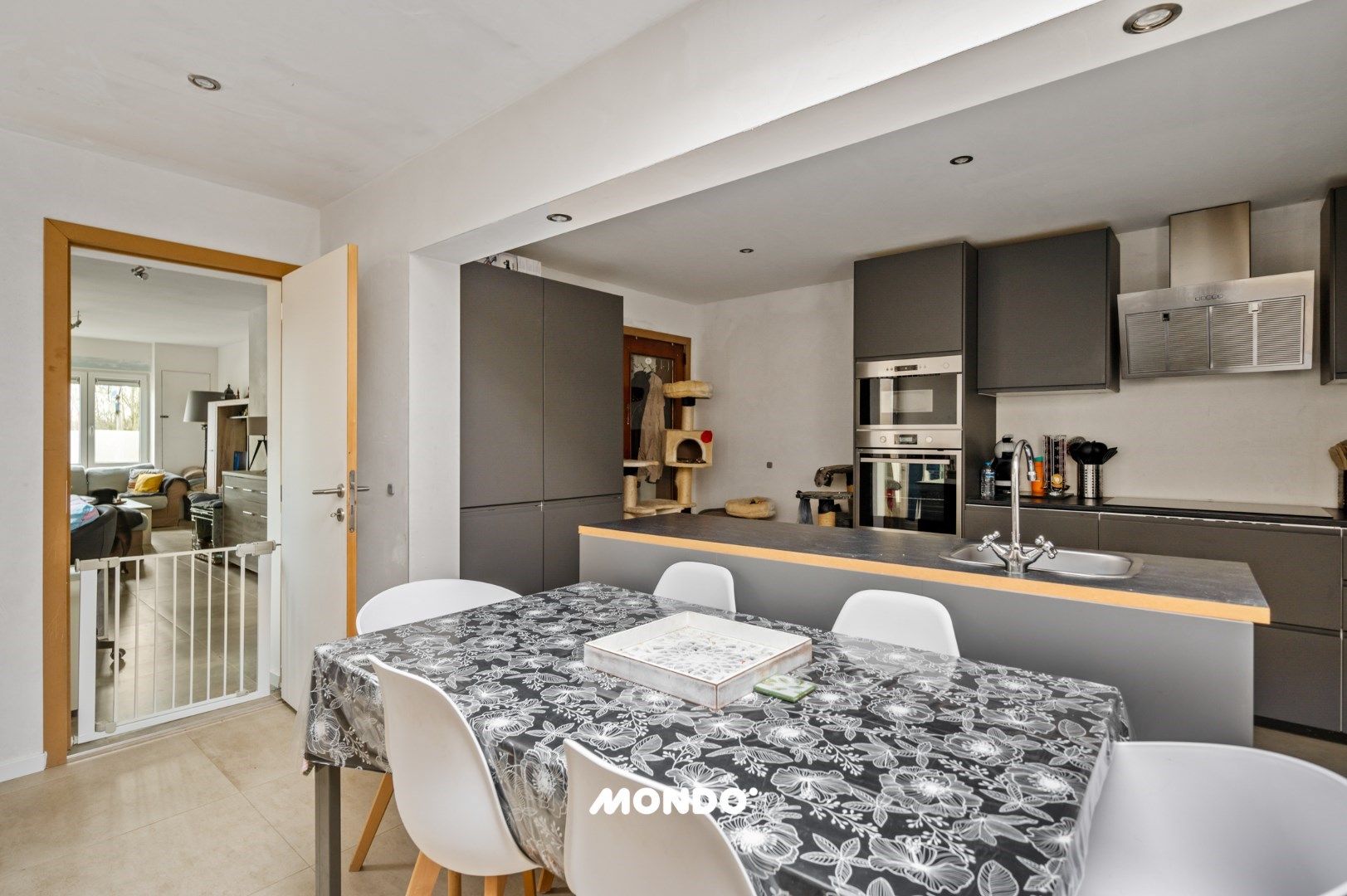 Gezellige woning met 4 slaapkamers! foto 6