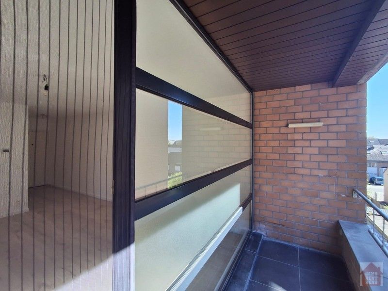 Ruim 2 slaapkamer appartement met paking! foto 10