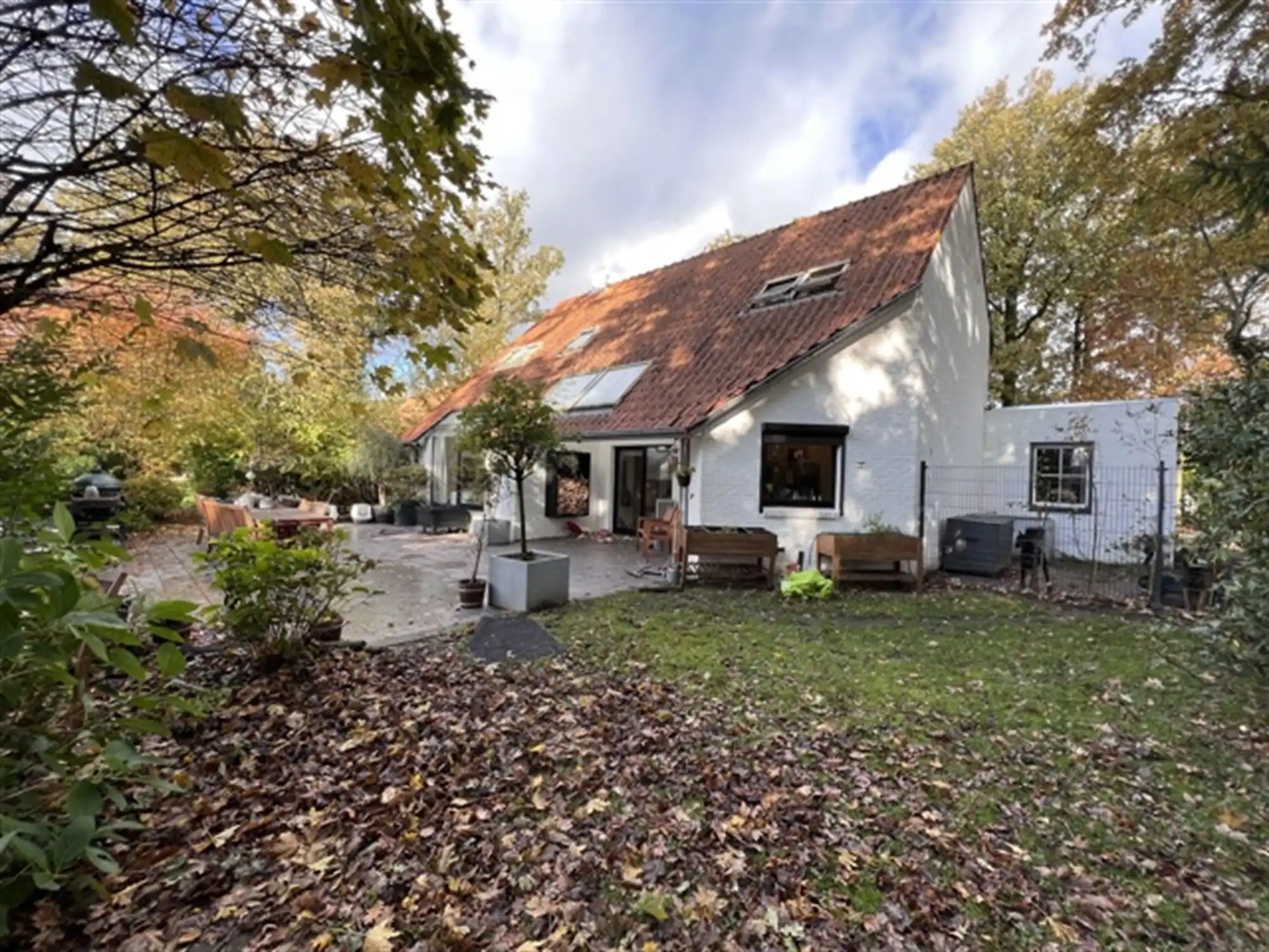 Unieke villa gelegen op grote grond (5.361 m²) foto 2