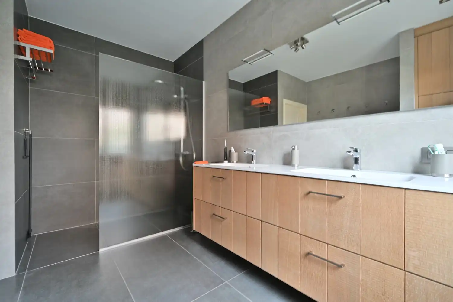 Charmante villa met orangerie en&nbsp;zwembad op een steenworp van Maastricht foto 18