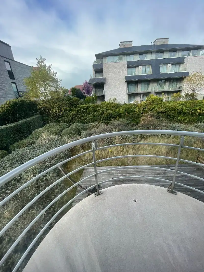 Ruim en rustig  gelegen villa-appartement met 2 slaapkamers en 3 terrassen - een unieke kans! foto 17