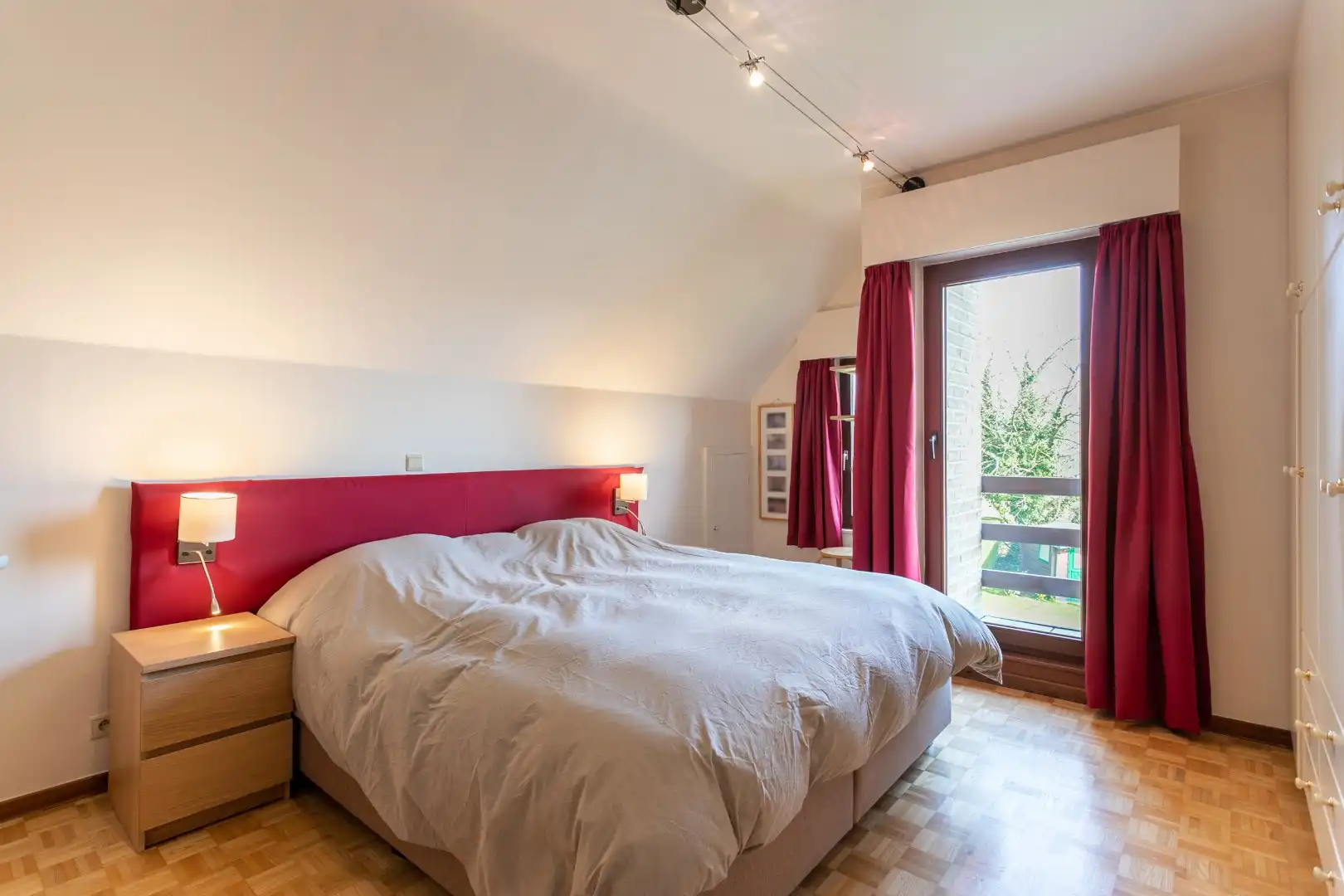 Instapklare gezinswoning met 5 slaapkamers, 2 badkamers en EPC B op topligging in Wezembeek-Oppem foto 15