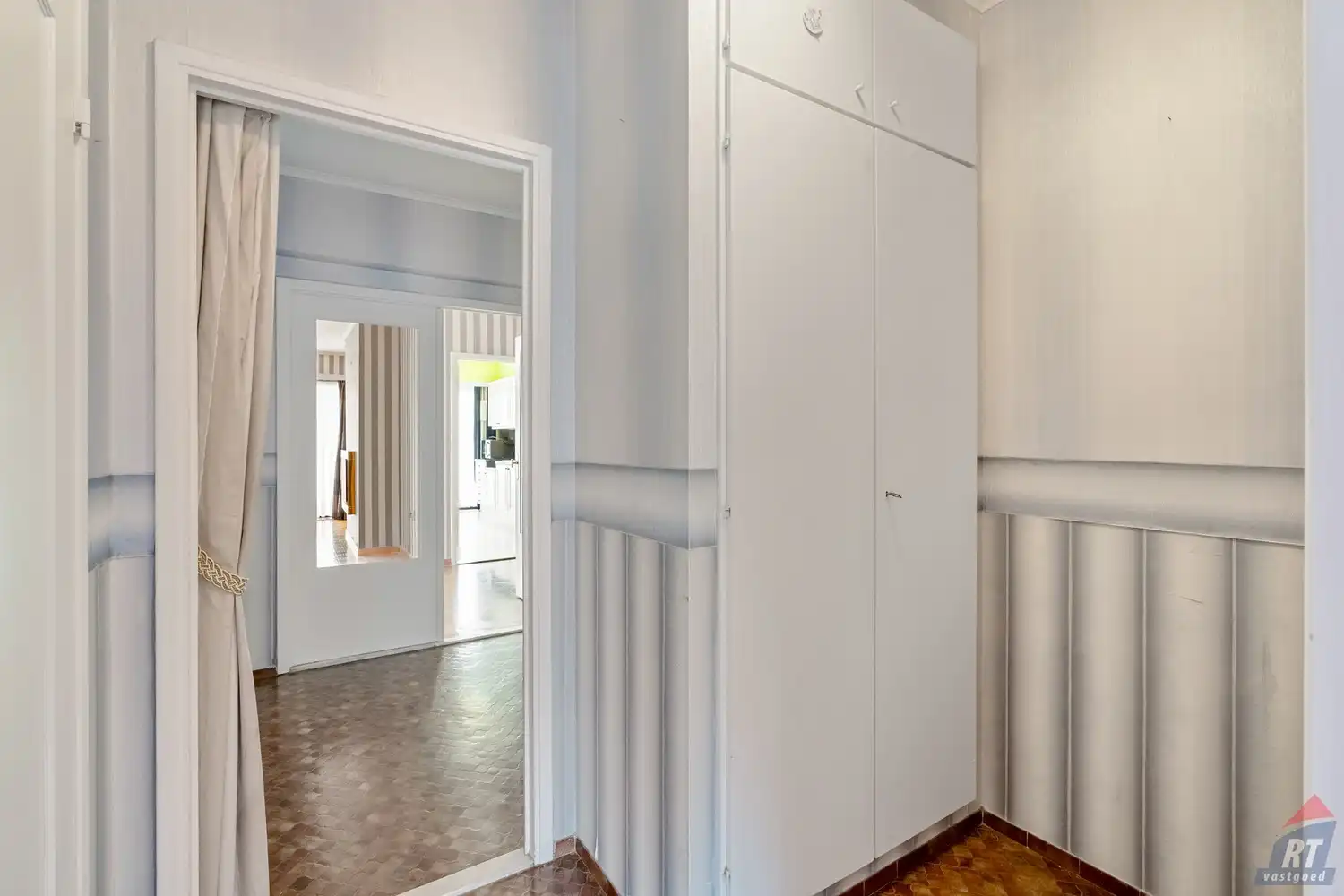 Gunstig gelegen appartement met 2 slaapkamers en een autostaanplaats foto 4