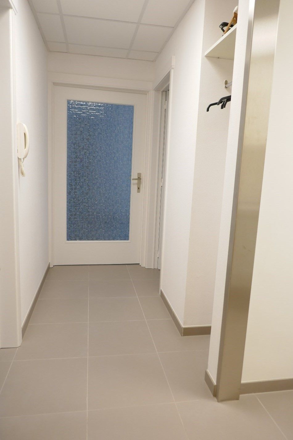 Gerenoveerde serviceflat op derde verdieping te midden het groen in Assebroek. foto 20
