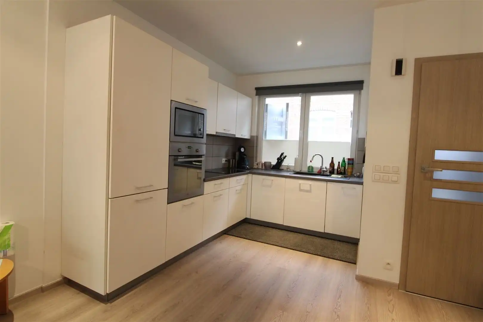 Recent gerenoveerde rijwoning met koer foto 2