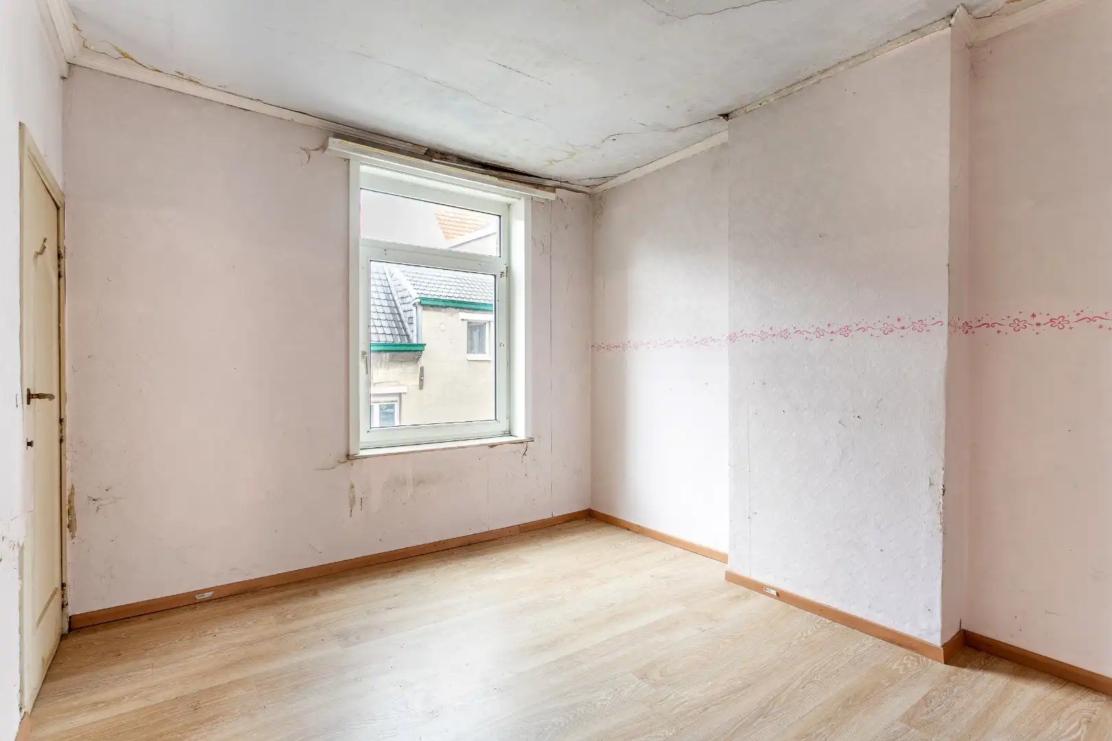 Handelshuis én appartement centrum Halle foto 13