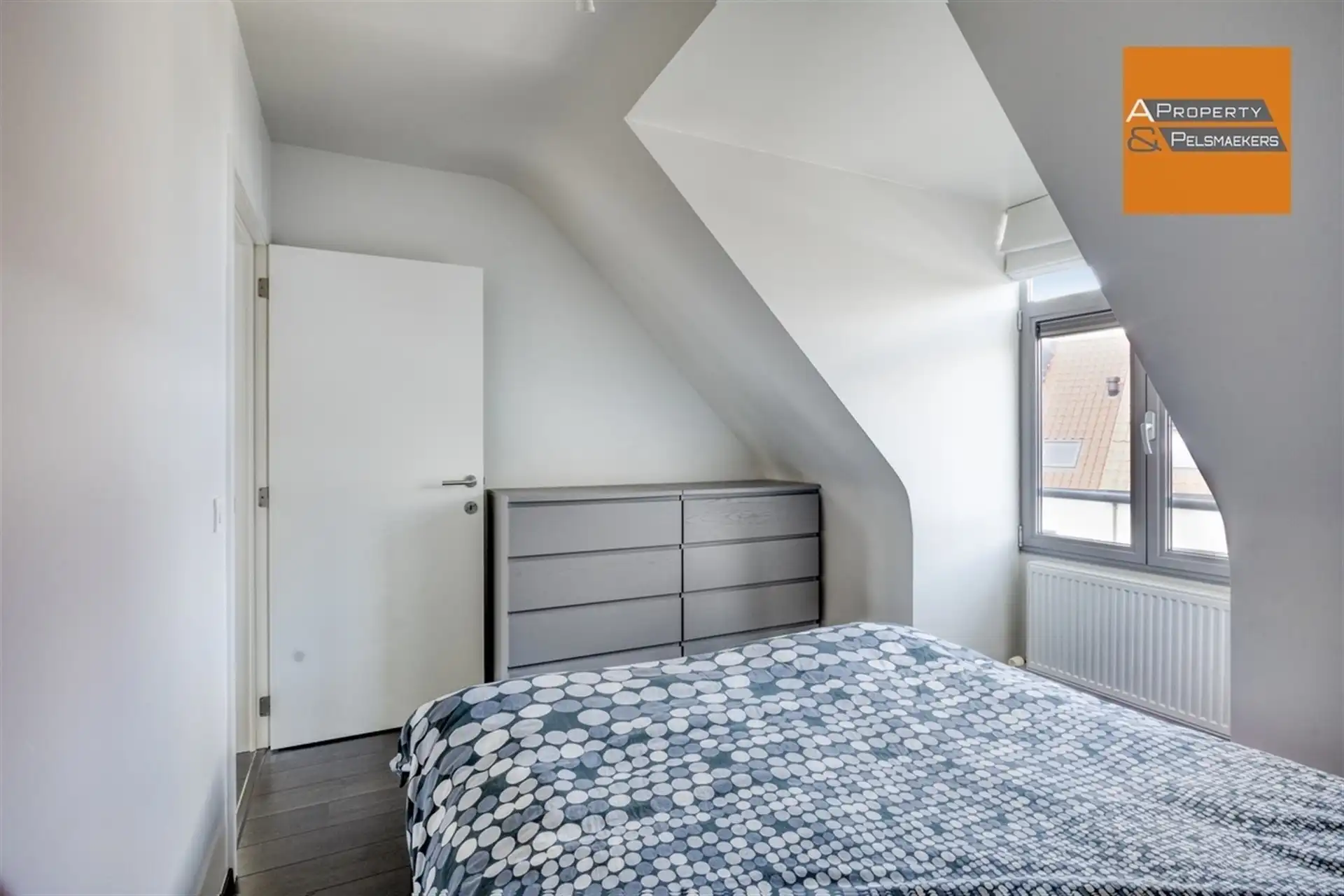 Instapklaar duplex-appartement met groen uitzicht in het centrum van Ottenburg foto 13