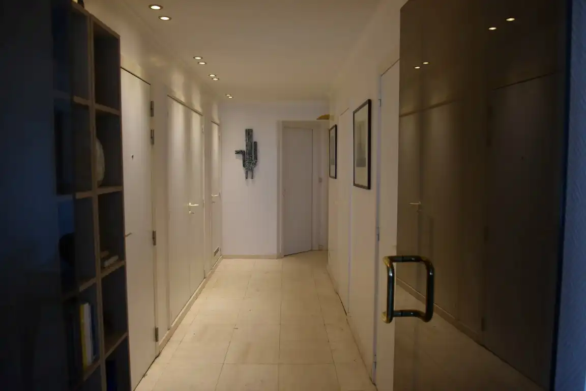 RUIM 2 SLAAPKAMER APPARTEMENT OP DE ZEEDIJK foto 7