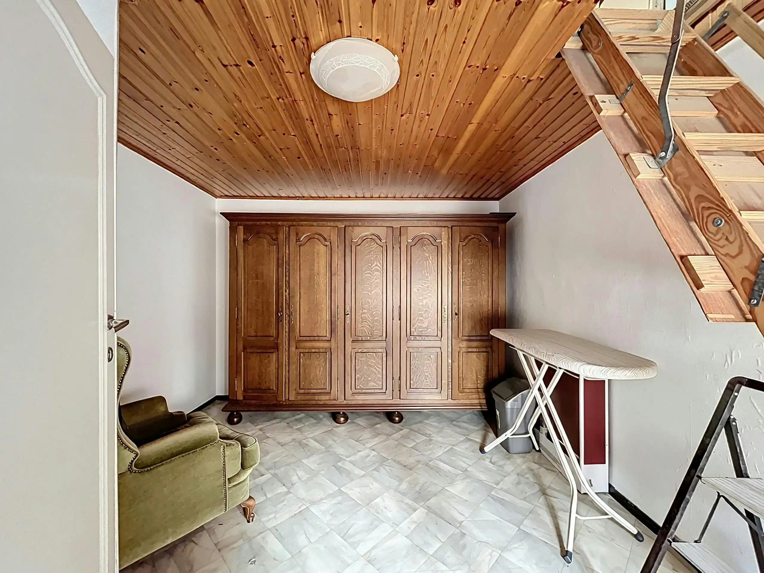 Te renoveren woning in het centrum van Ursel foto 8