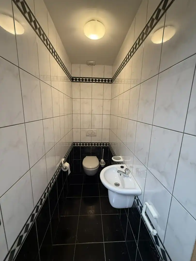 Ruim appartement met 2 slaapkamers en 2 terrassen op een vlot bereikbare locatie in Achel. foto 14