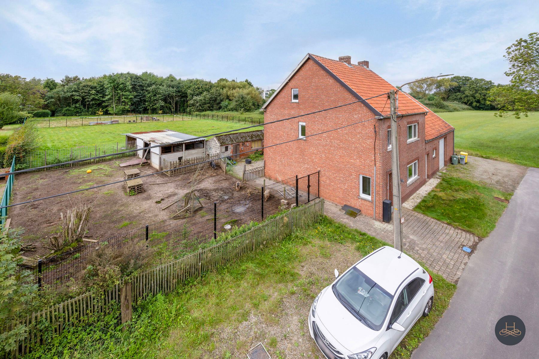 Vrijstaande woning op perceel van 32a in groene omgeving foto 3