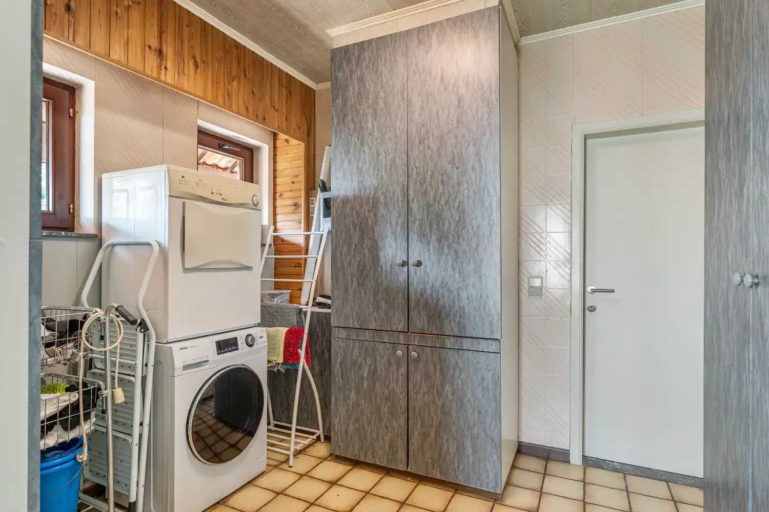 Degelijk onderhouden gezinswoning met 3 slaapkamers, volledig onderkelderd en mooie aangelegde tuin op een perceel van 5a96 ca! foto 25