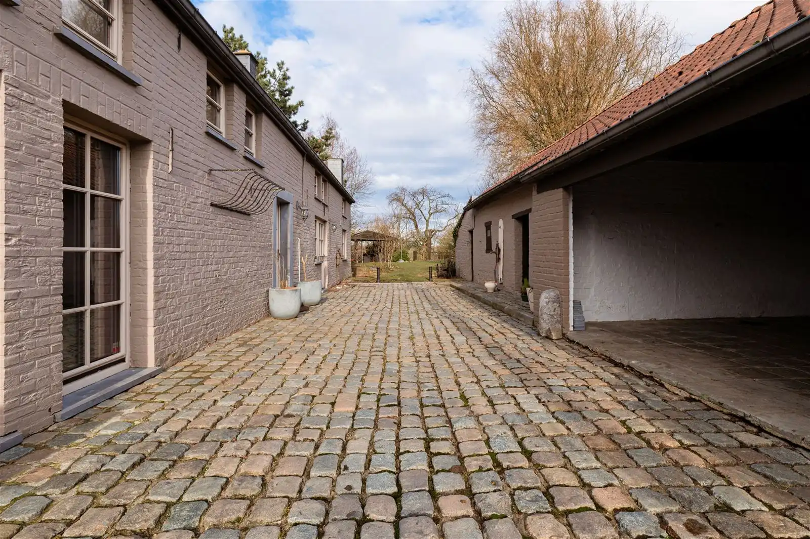 Fermette met bijgebouw, tuin en weide op 26are90 foto 3