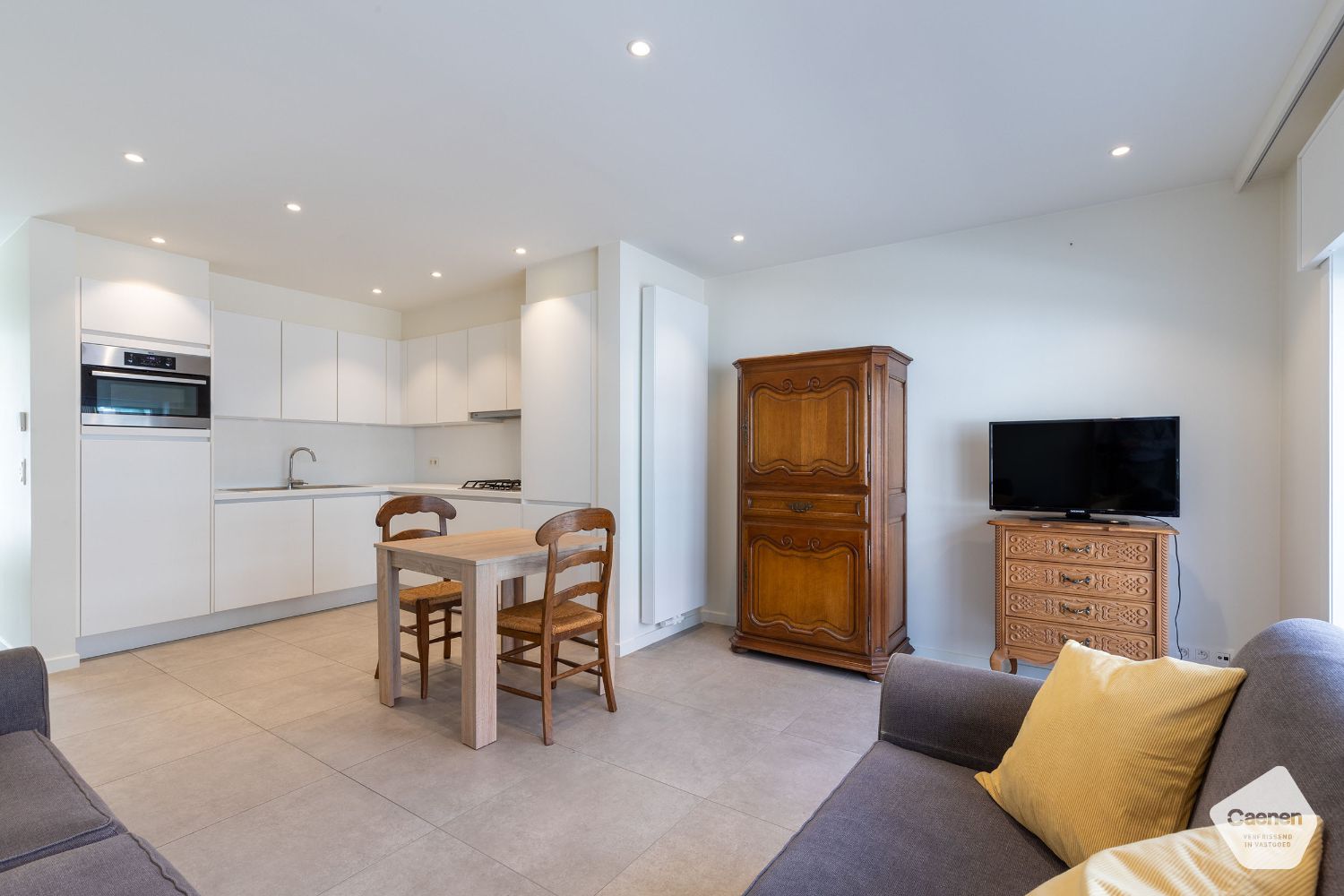 Volledig gerenoveerd appartement met 2 slaapkamers foto 3