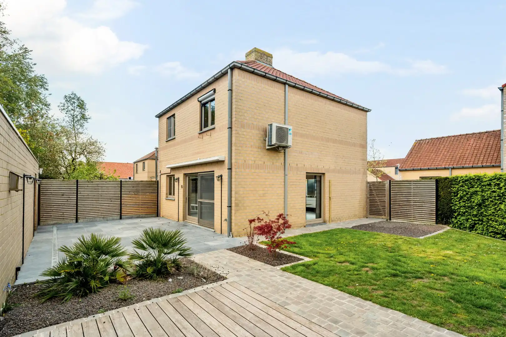 Vrijstaande woning met 3 slaapkamers, verzorgde tuin en garage in Ledegem foto 2