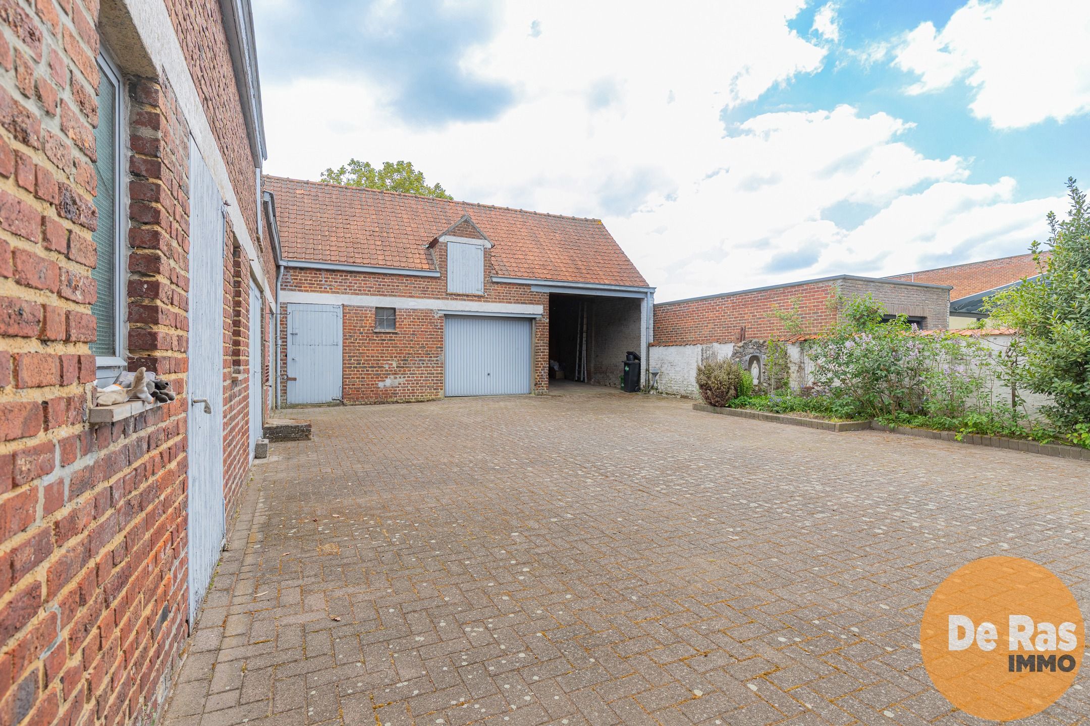 BURST - Te renoveren woning met tal van mogelijkheden foto 25