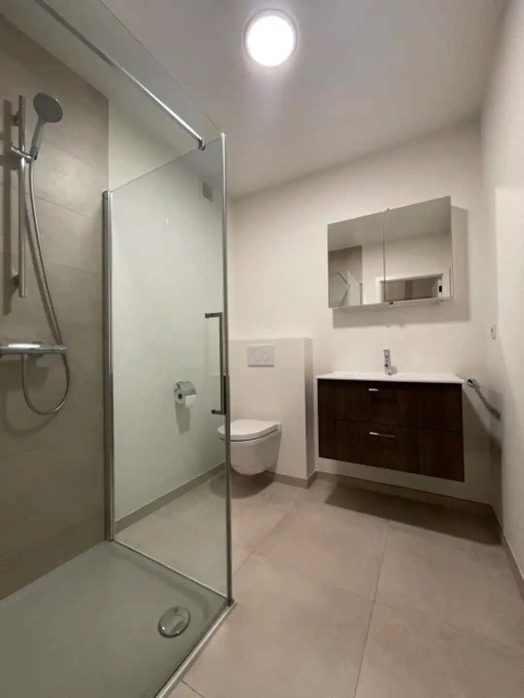 Gelijkvloers BEN appartement met terras en garage foto 9