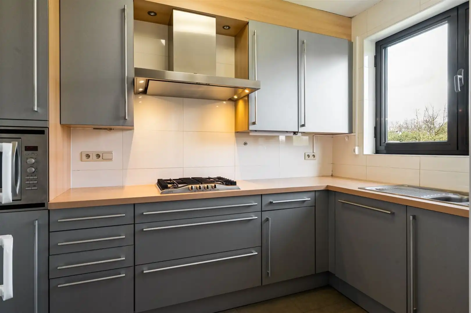 Centraal gelegen bel-étagewoning nabij station. foto 9