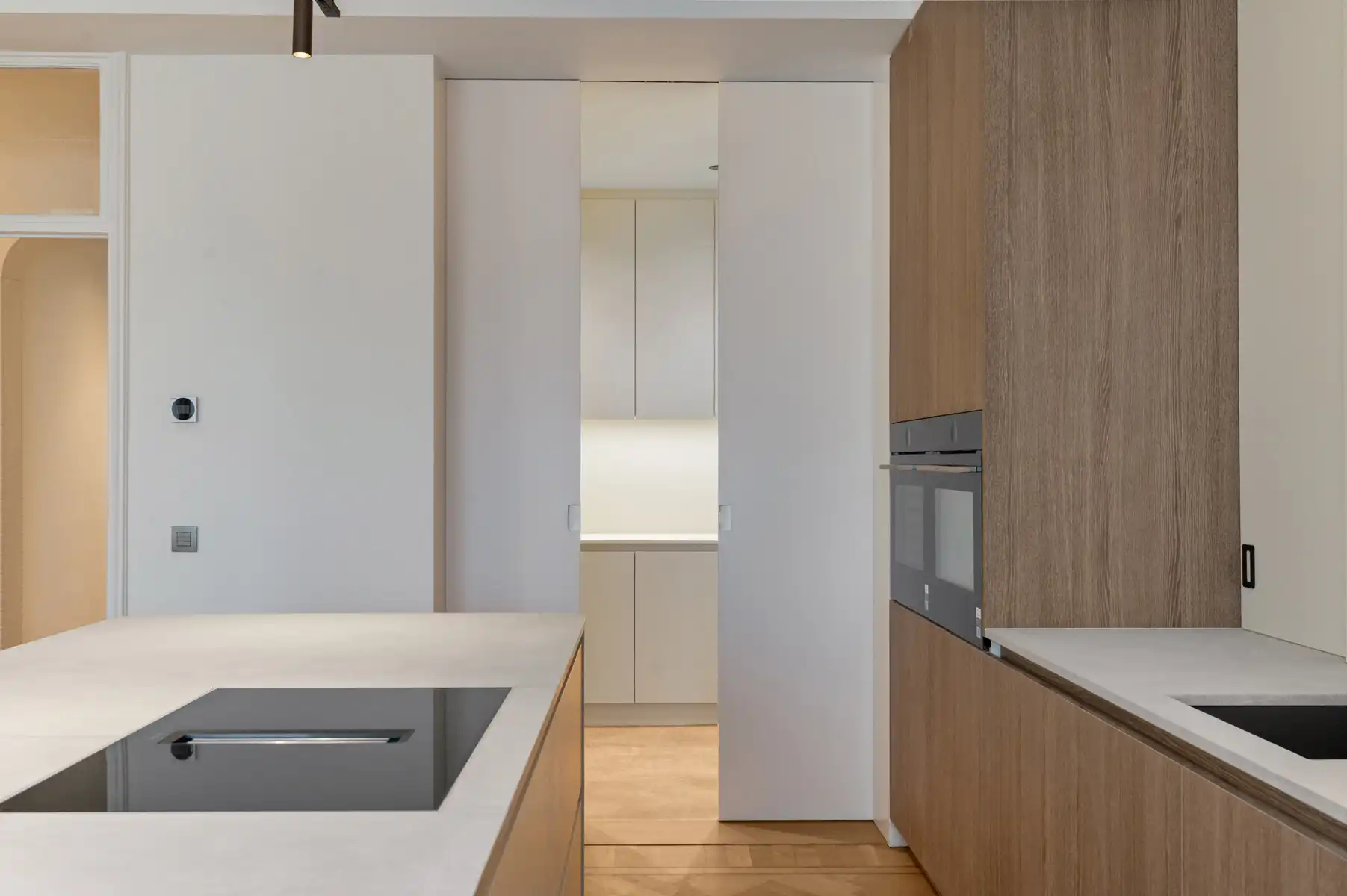 Luxueus gerenoveerd 2 slpk appartement in Art Deco-gebouw foto 7