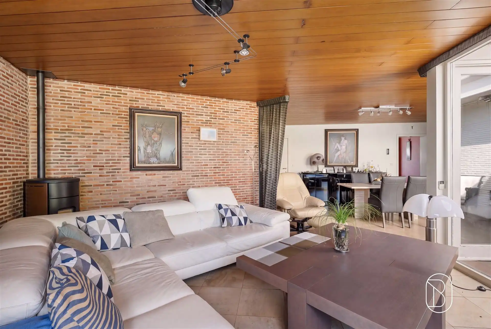 Karakteristieke woning met wellnessruimte en zwembad foto 5
