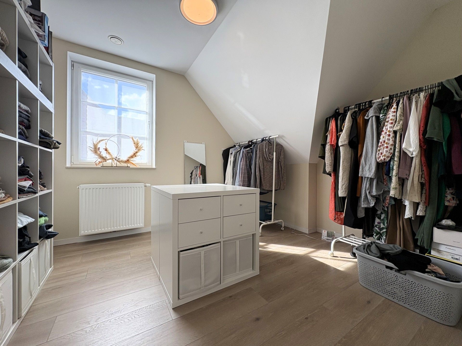 Instapklare nieuwbouw woning in Sint-Eloois-Vijve foto 11