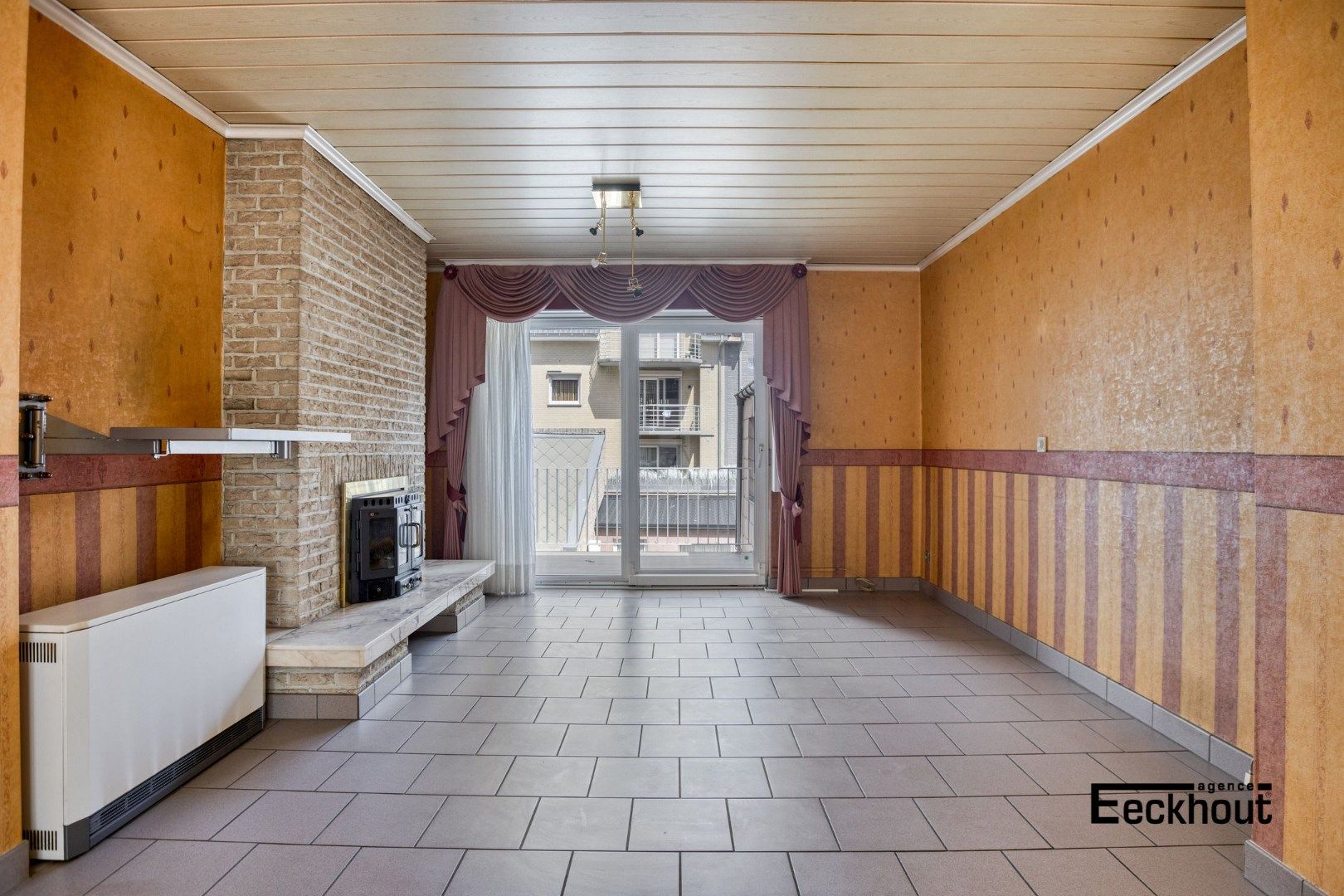 Ruime rijwoning met garage en zonnige koer op een boogscheut van het strand foto 2