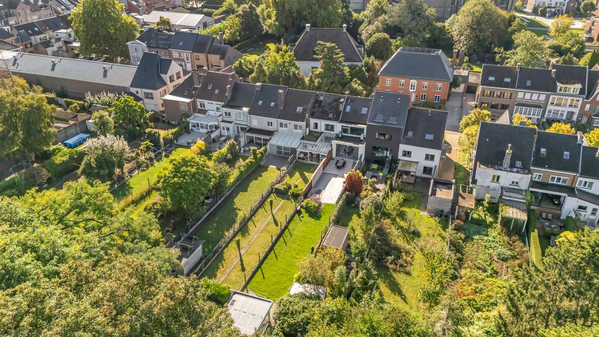 Goed onderhouden, robuuste woning met garage foto 24