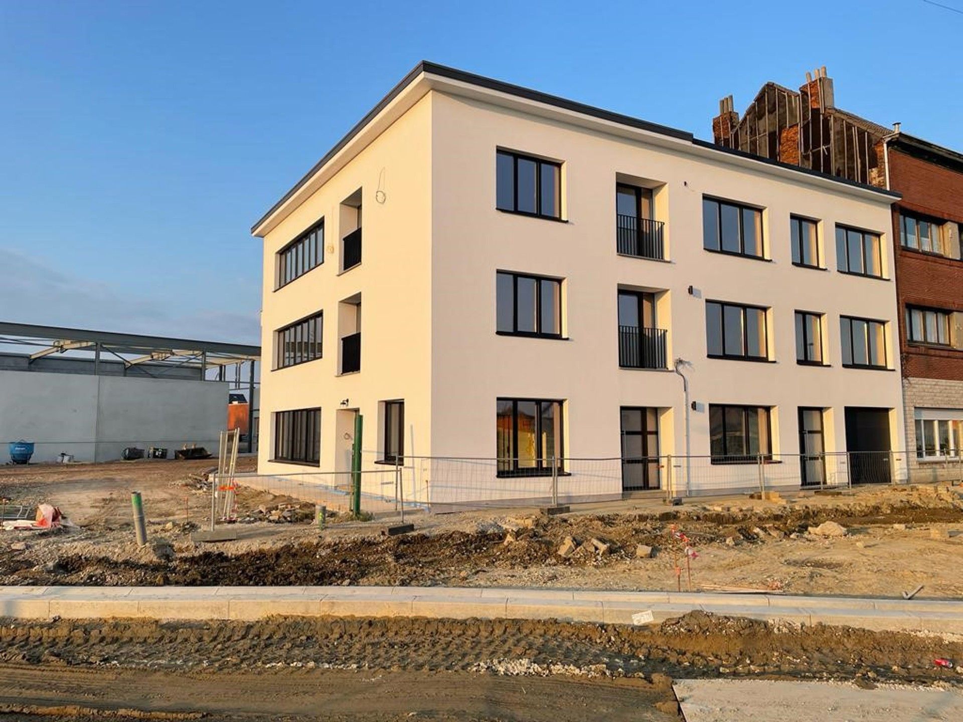 ()=>{if(producerUpdateValueVersion(node),producerAccessed(node),node.value===ERRORED)throw node.error;return node.value} Carrettestraat 12 - 2170 Antwerpen
