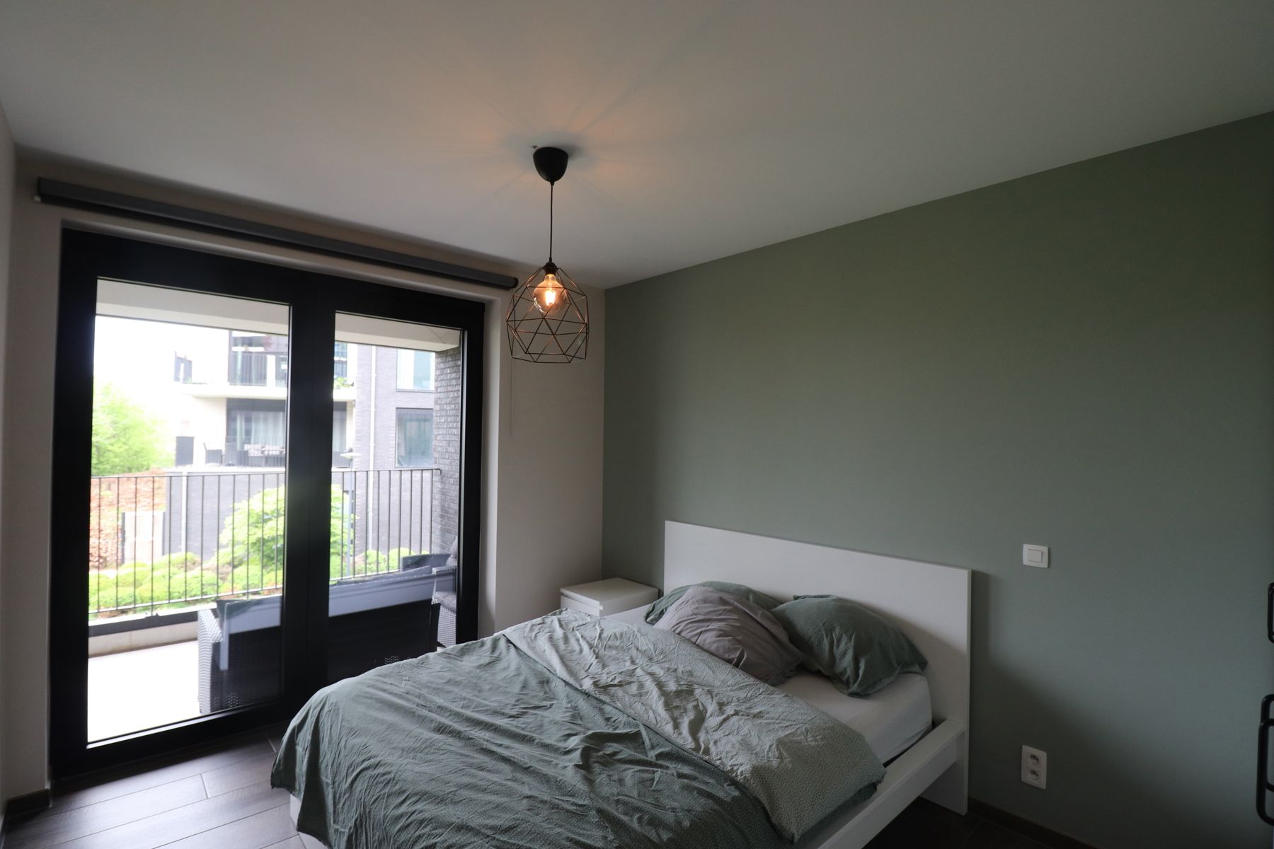 Energiezuinig 2-slaapkamer-appartement met lift, terras, ondergrondse autostaanplaats en kelderberging. foto 6