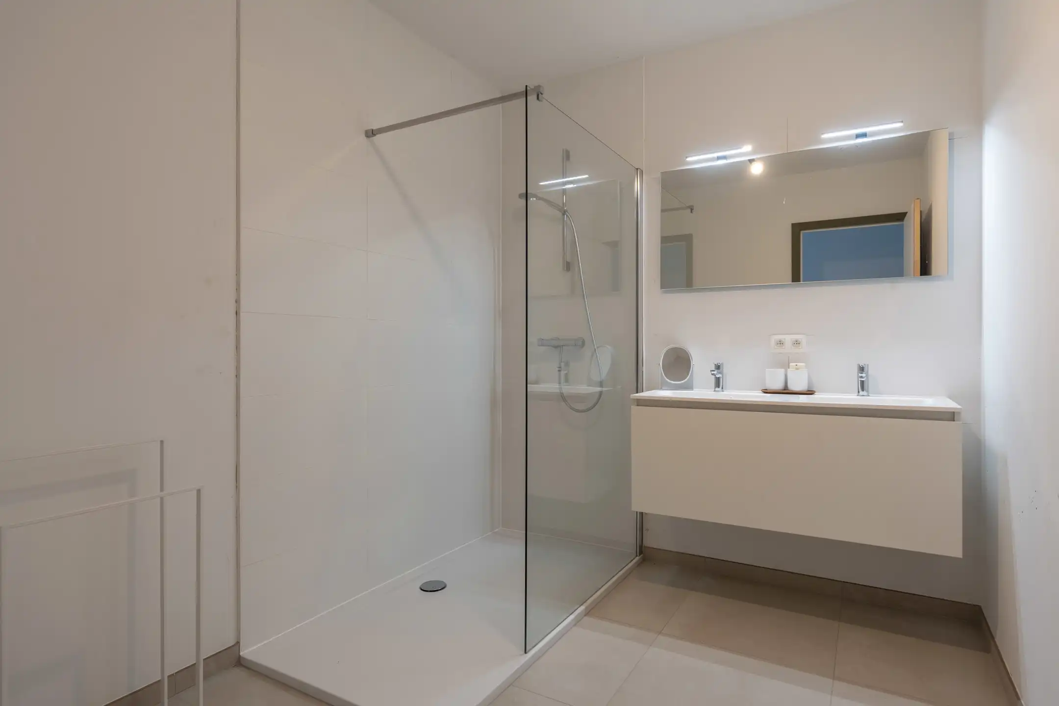 Mooi en licht energiezuinig appartement in het centrum foto 31