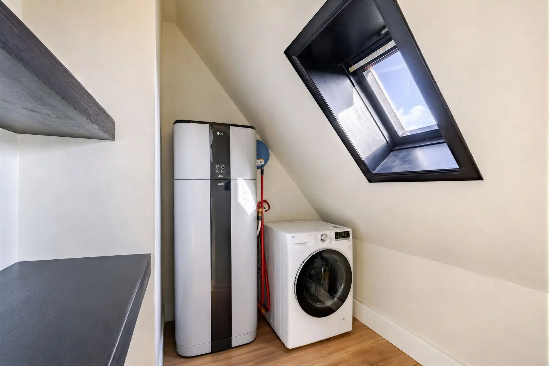 Prachtig gerenoveerd appartement in de dorpskern! foto 16
