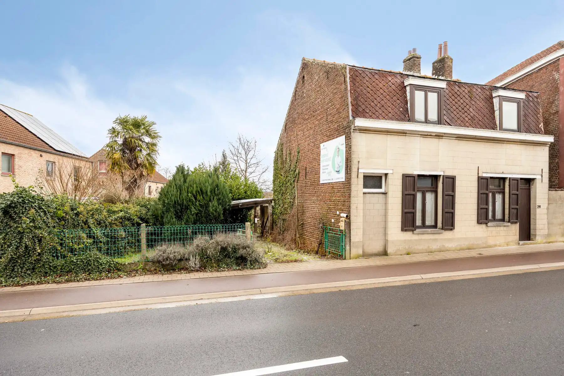 Af te breken woning met ontwikkelingspotentieel foto {{pictureIndex}}