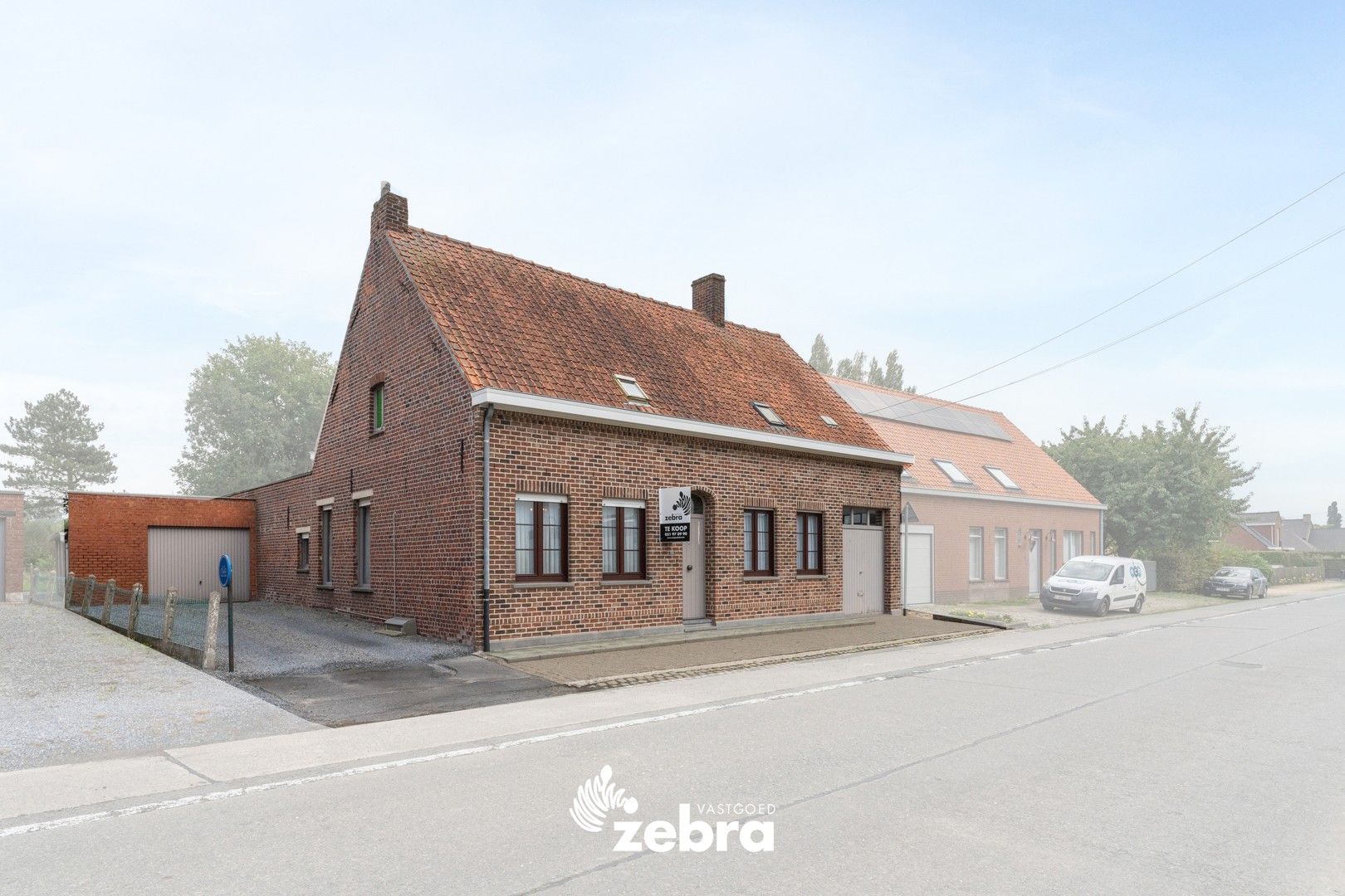 Op te frissen woning met 5 slaapkamers & dubbele garage op een landelijke ligging! foto 1