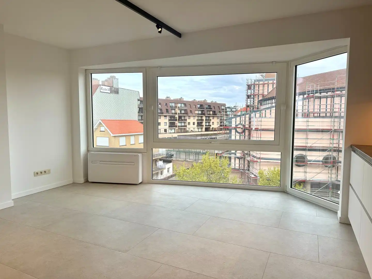 Gerenoveerde studio met slaaphoek te huur in Koksijde-Bad foto 4