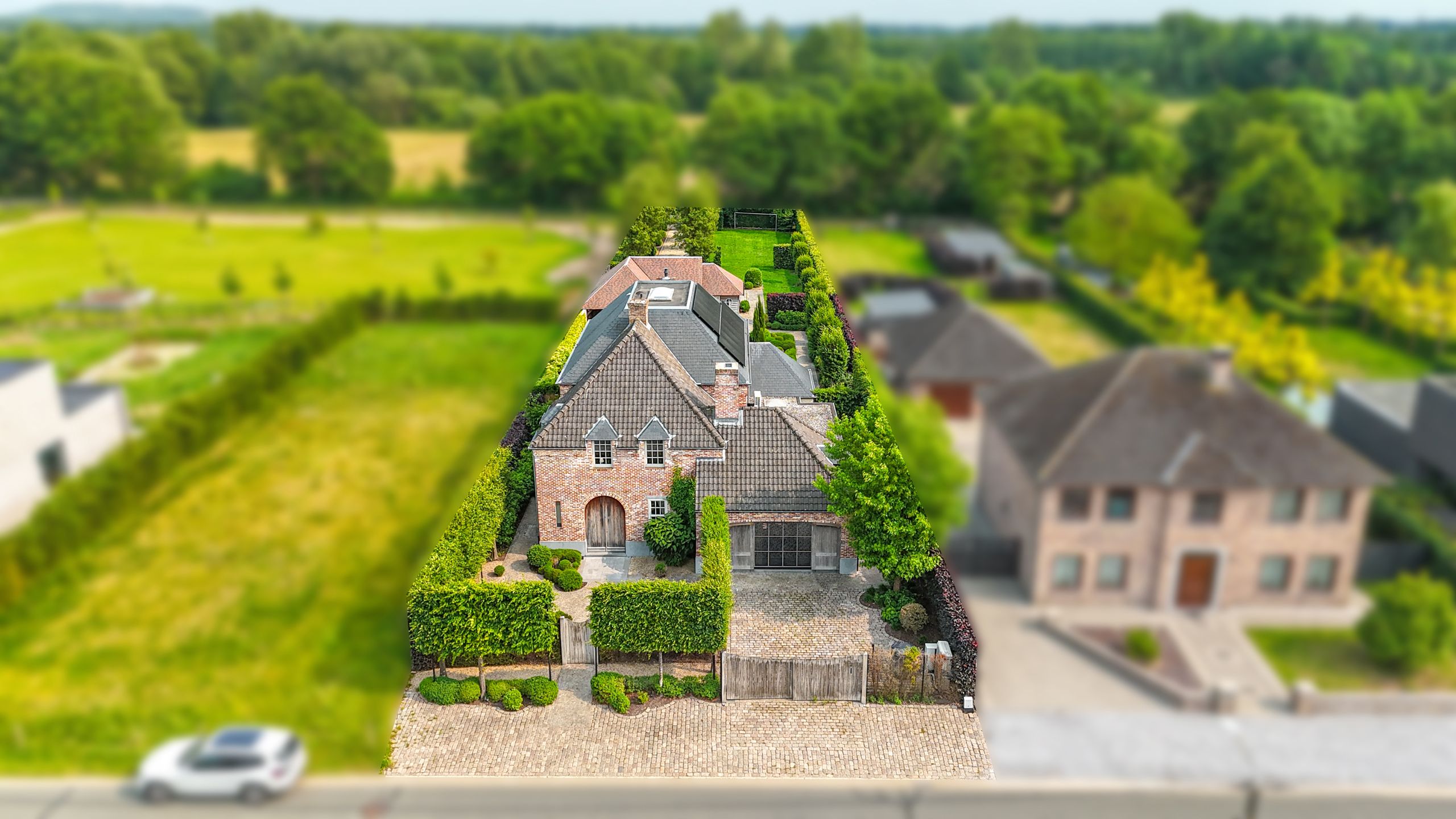 Exclusieve villa met zwembad op riant perceel in Koersel! foto 91