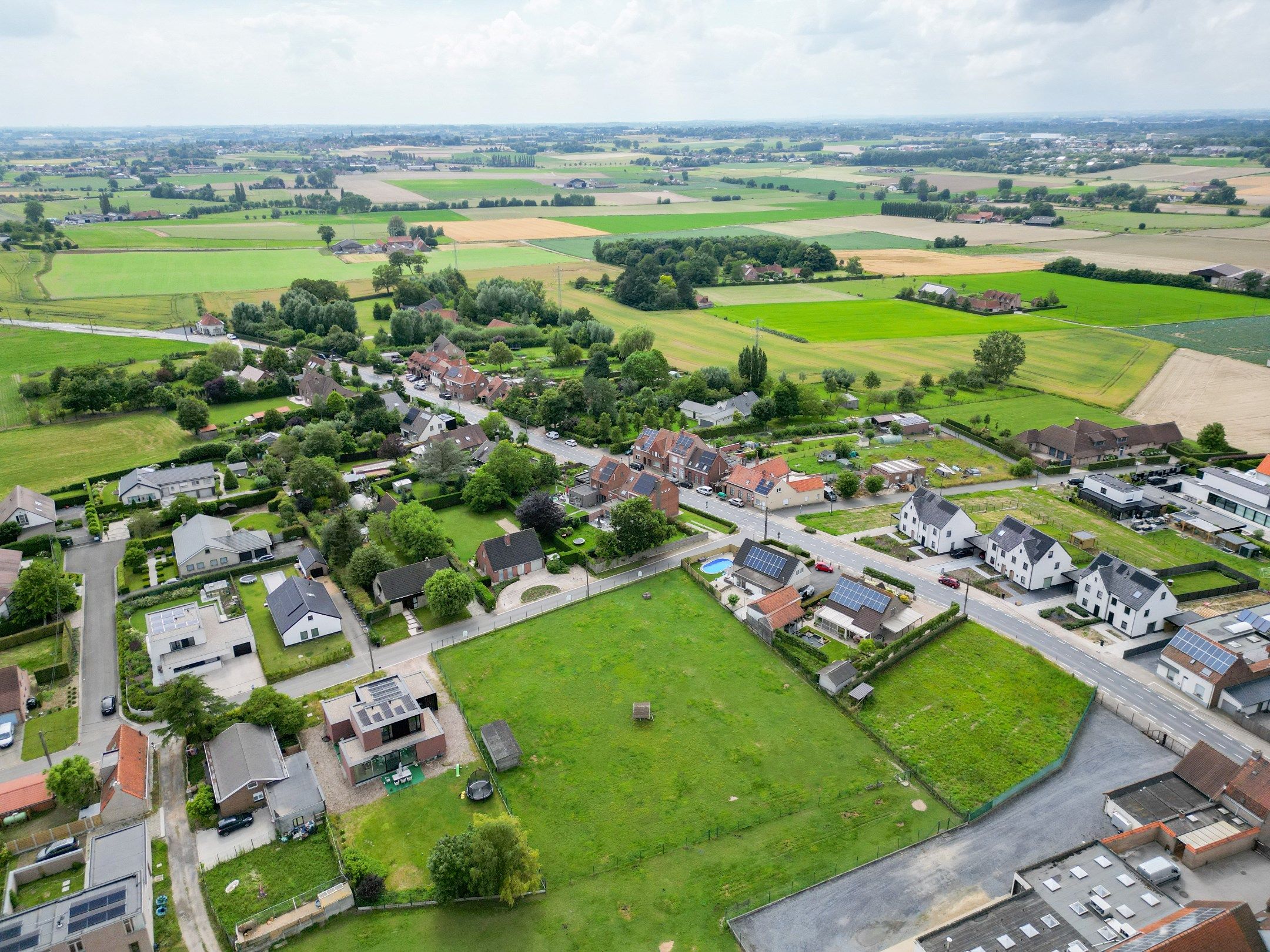 BOUWGROND VOOR EEN OPEN BEBOUWING OP 975 M² foto 3