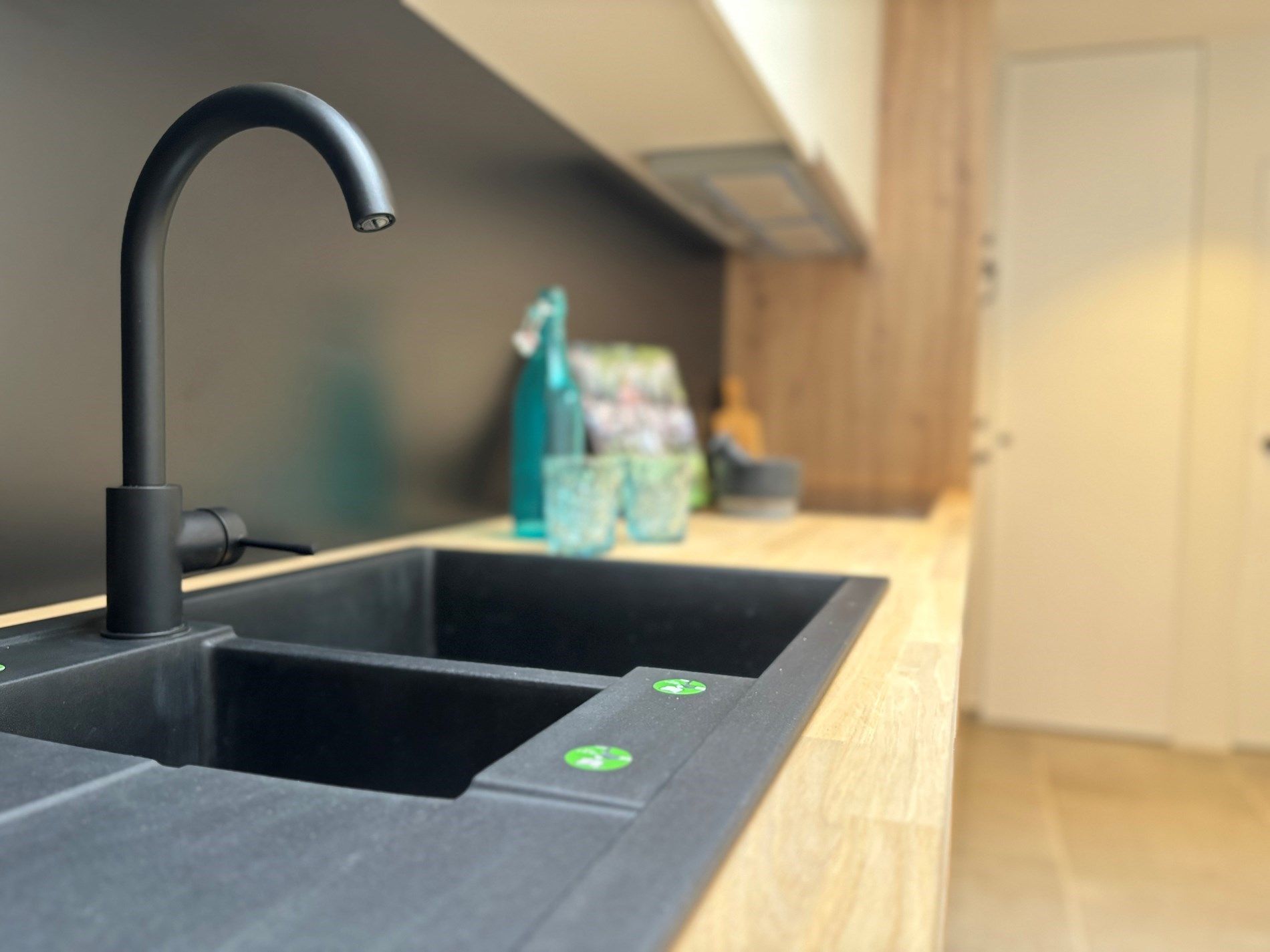 Instapklare, knap gerenoveerde rijwoning op wandelafstand van het centrum van Kuurne. foto 7
