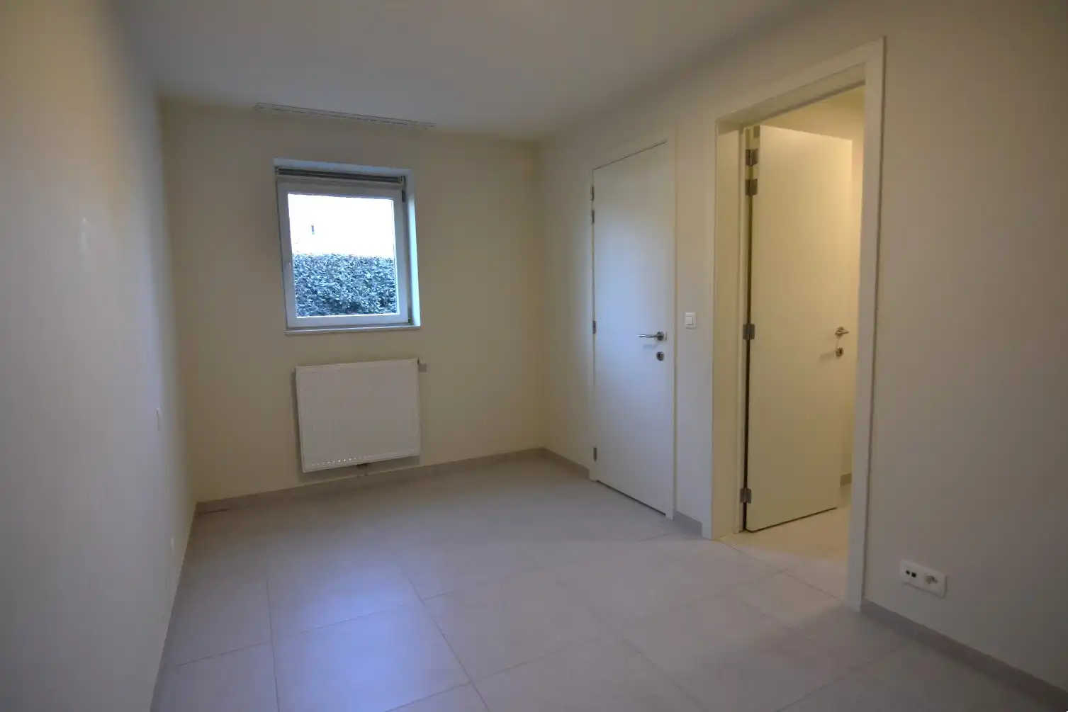 Ruim 3-slpk appartement met zonnig terras foto 13