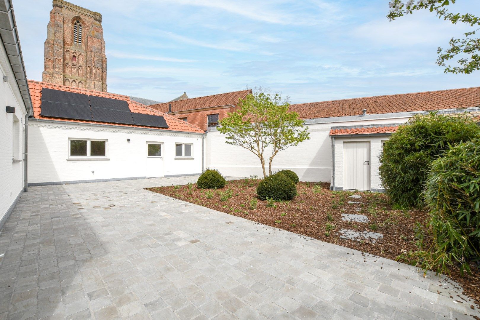 Prachtige gerenoveerde villa in het hart van Lissewege – wonen in stijl en comfort! foto 12